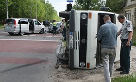 Du žmonės buvo sužaloti Vilniuje susidūrus trims automobiliams.