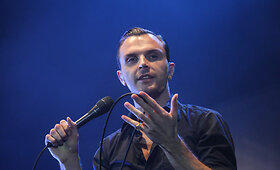 &bdquo;Hurts&ldquo; Vilniuje pristatė trečią savo albumą &bdquo;Surrender&ldquo;