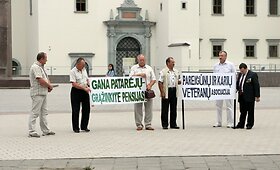 Pareigūnų ir karių veteranų piketas