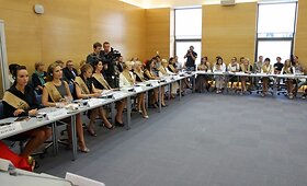 Grožis prie&scaron; prekybą žmonėmis
