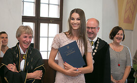 Linai Anu&scaron;auskienei įteiktas magistro diplomas