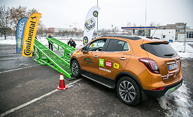 Metų automobilio 2017 visureigių bandymai