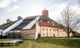Gedimino kalnas tvarkomas, bet atrodo grėsmingai
