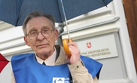 Profsąjungos piketuose reikalavo didinti minimalią algą