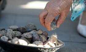 Senųjų žydų kapinių teritorijoje &ndash; atminimo lenta