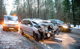 Prie Žaliųjų ežerų Vilniuje susidūrė automobiliai