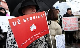 Prie &Scaron;vietimo ir mokslo ministerijos &ndash; pedagogų grasinimai streikuoti