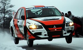 &bdquo;Halls Winter Rally 2011&ldquo;: &scaron;uoliai nuo tramplinų