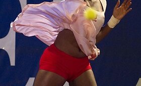 Venus Williams nugalėjo seserį Sereną