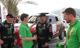 &bdquo;Abu Dhabi Desert Challenge 2011&ldquo;: po fini&scaron;o konkurentai tampa draugais