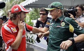Malaizijos GP: trasoje konkurentai, už trasos &ndash; draugai