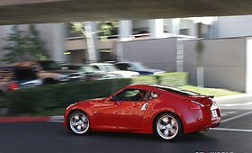 &bdquo;Nissan 370Z&ldquo; pastebėtas Los Andželo gatvėse