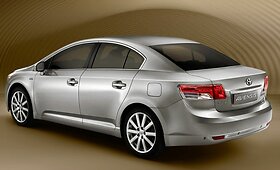Naujasis &bdquo;Toyota Avensis&ldquo; nuotraukose
