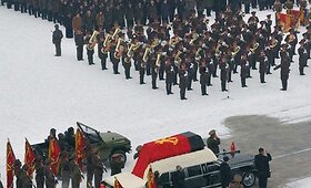 &Scaron;iaurės Korėja i&scaron;kilmingai atsisveikino su Kim Jong Ilu