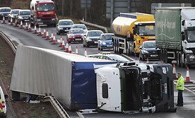 Didžiojoje Britanijoje įsismarkavo stiprūs vėjai