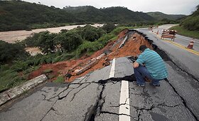 Žemės nuo&scaron;liauža Brazilijoje pasiglemžė mažiausiai 13 gyvybių