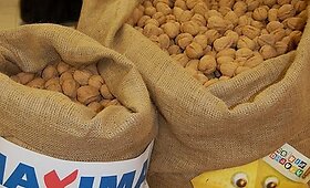 MAXIMA &bdquo;Mamų unijai&ldquo; įteikė 75 tūkst. rie&scaron;utų