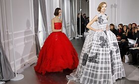 Paryžiuje pristatyta užburianti &bdquo;Dior&ldquo; auk&scaron;tosios mados kolekcija
