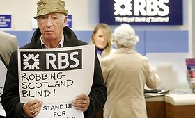 &bdquo;Royal Bank of Scotland&ldquo; nuostoliai 2011 metais i&scaron;augo beveik iki 2 mlrd. svarų