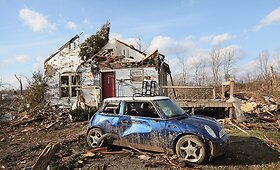 Savaitgalį JAV siautėjusių tornadų padariniai