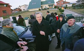 Seimo narys Saulius Stoma atvyko į Kedžių namus Garliavoje