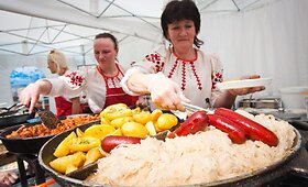 Maisto mugė Gedimino prospekte