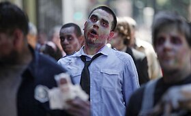Gauja zombių San Francisko gatvėse reklamavo kompiuterinį žaidimą