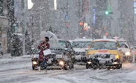 Japonijos sostinėje gausiai i&scaron;krito pirmasis sniegas
