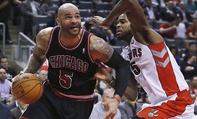Čikagos &bdquo;Bulls&ldquo; per pratęsimą įveikė Toronto &bdquo;Raptors&ldquo; klubą