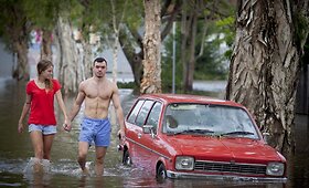 Australijoje prasidėję potvyniai jau pareikalavo trijų gyvybių 