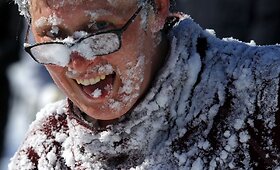 JAV &scaron;iaurės rytuose žmonės džiaugiasi gausiai i&scaron;kritusiu sniegu
