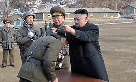 Kim Jong Unas aplankė 323-iąjį Korėjos Liaudies armijos dalinį
