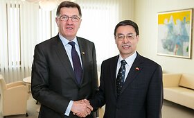 Premjeras Algirdas Butkevičius priėmė Kinijos ambasadorių