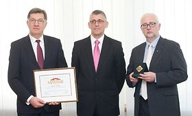 Geriausiems 2012 metų mokytojams įteikti apdovanojimai