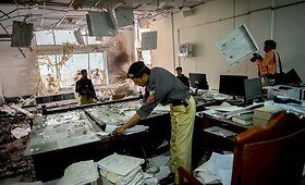 Sausakim&scaron;oje Pakistano sostinės teismo salėje susisprogdino mirtininkas