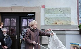 Prezidentė Dalia Grybauskaitė atidengė Meilei Luk&scaron;ienei skirtą atminimo lentą