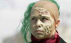 Zombiais persirengę žmonės Vilniuje paminėjo Černobilio AE avarijos metines