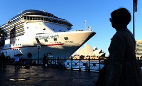 Australijos pakrantėje ie&scaron;koma i&scaron; kruizinio laivo i&scaron;kritusi pora