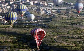 Turkijoje nukrito oro balionas su 25 žmonėmis 