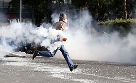 Turkijoje jau trečią dieną nesiliauna protestuotojų ir policininkų susirėmimai 