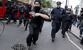 Londone per protestą prie&scaron; G8  vir&scaron;ūnių susitikimą suimti 57 žmonės