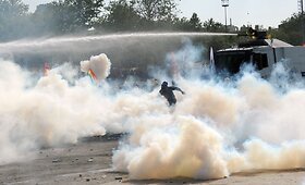 Stambule protestuotojai vėl susirėmė su policija 