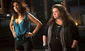 Melissa McCarthy ir Sandra Bullock naujoje komedijoje &bdquo;Vienas &scaron;ūvis. Dvi kulkos&ldquo;