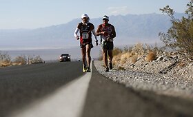 Vienoje kar&scaron;iausių pasaulio vietų, Mirties slėnyje, vyko ultramaratonas 