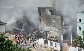 Kinijoje sprogimas prie sandėlio pasiglemžė mažiausiai keturias gyvybes
