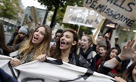 Paryžiuje minios moksleivių protestuoja prie&scaron; bendramokslių deportacijas