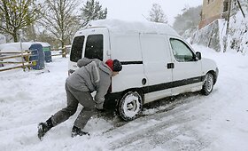 Pietryčių Prancūzijoje i&scaron;kritęs sniegas sukėlė transporto spūstis 