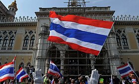 Bankoke protestuotojai netrukdomi įžengė į vyriausybės būstinę
