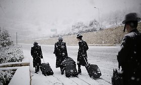 Jeruzalėje dėl sniego uždarytos mokyklos, sutriko vie&scaron;ojo transporto darbas