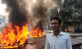 Banglade&scaron;e įvykdžius mirties bausmę islamistų lyderiui kilo neramumų banga